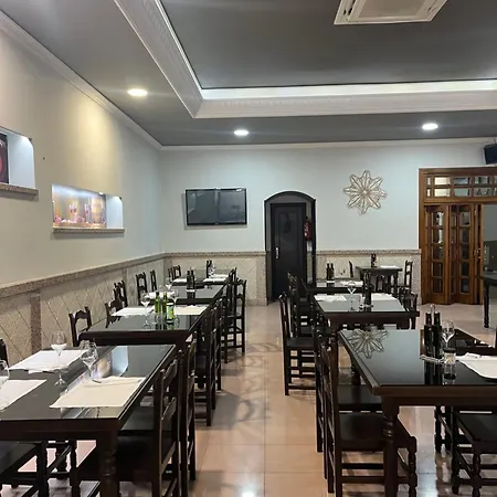 Hostal-restaurante San Roque Otel