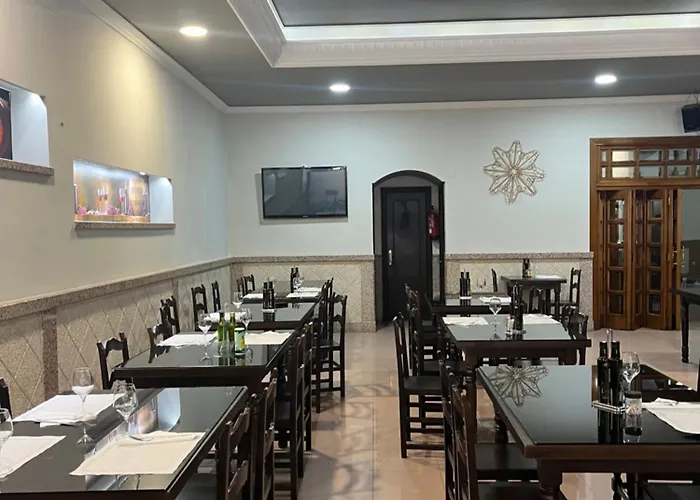 Hostal-restaurante San Roque מלון